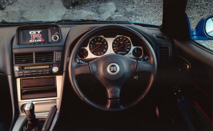  Nissan Skyline GT-R 2002 года  (фото 4 из 15)